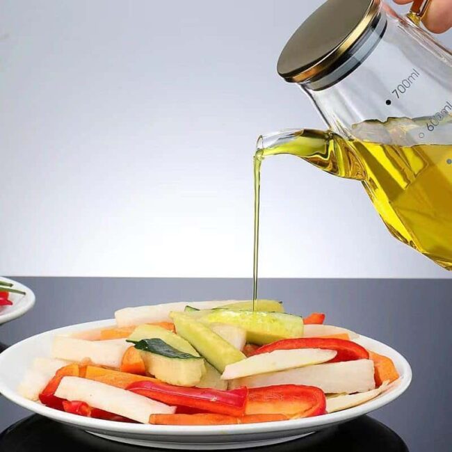 Oil And Vinegar Bottle, Transparent Heat Resistant Borosilicate Glass, With Large Handle and Airtight Stainless Steel lid -(700ml)