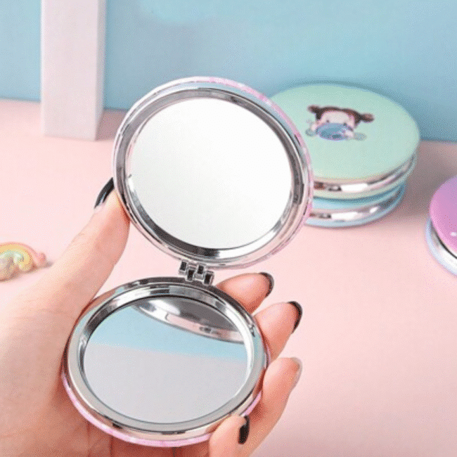 Compact Mirror 8 مرآة أنيقة ببريق سائل مضغوط | مرآة مكياج محمولة قابلة للطي على الوجهين للحقيبة | تصميم متحرك عائم الشكل 6 - الصورة 4