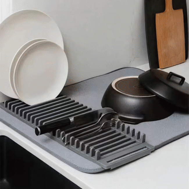 Dish Drying Microfiber Mat with Dish Rack Organizer - Image 3