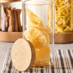 ⁦طقم برطبانات زجاجية من زجاج البورسليكات مع غطاء من الفلين (600-800-1000 مل) وصينية من الفلين⁩ - الصورة ⁦8⁩