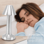 ⁦أباجورة طاولة LED محمول قابل لإعادة الشحن مع 3 خيارات للإضاءة (أبيض، أحمر، دافئ) فضي⁩ - الصورة ⁦8⁩