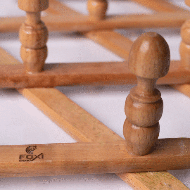 ⁦شماعة حائط خشبي قابل للتمدد من فوكسيوود- علاقة أكورديون قابلة للتعديل مزودة بـ 10 أوتاد للمعاطف والقبعات والحقائب وتنظيم المنزل⁩ - الصورة ⁦3⁩